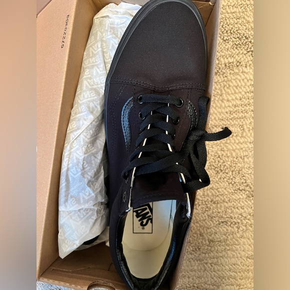 Men Old Skool Black Vans - Picture 3 of 6